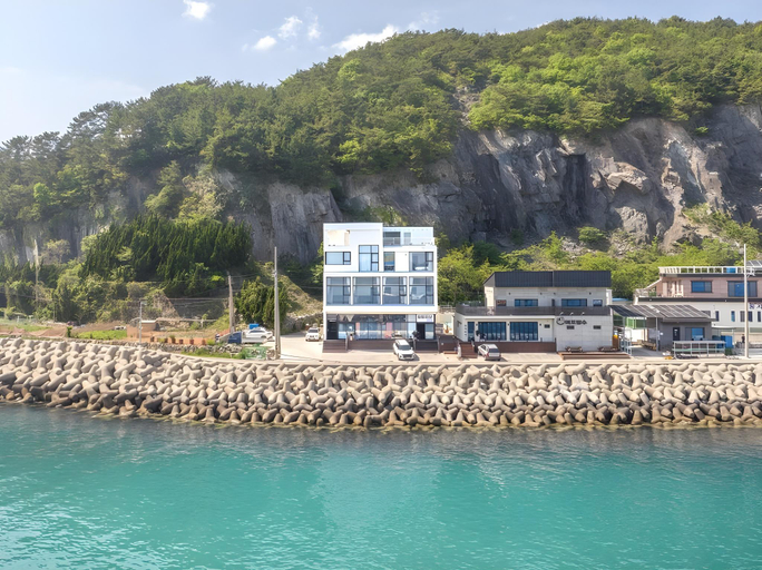 Exterior & Views 1, Namhae Red Wave Pension, Namhae