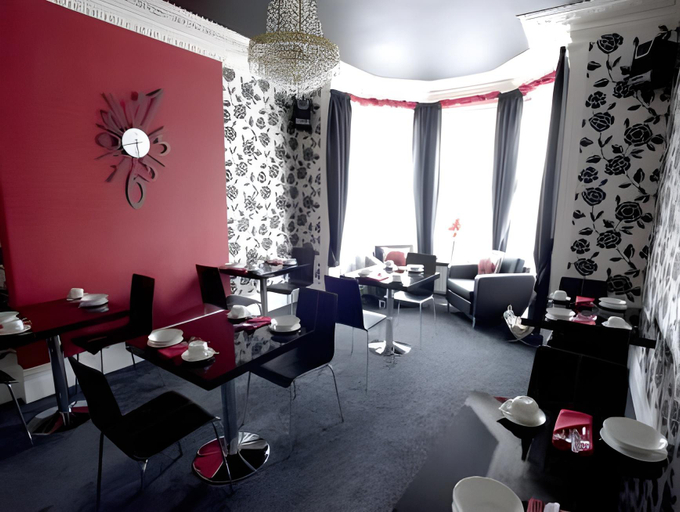 Restaurant 2, Oakover guest house, North Somerset