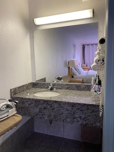 Bathroom 3, Tides Motor Inn at Stehli Beach, Nassau