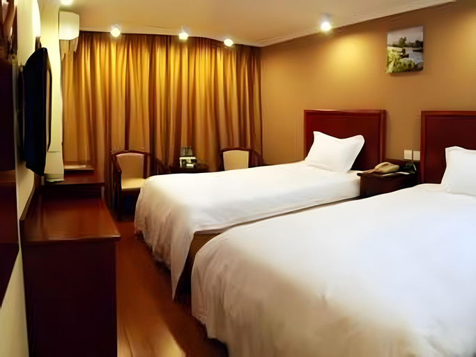 Bedroom 2, GreenTree Inn Xuzhou West District Huohua Shell Hotel, Xuzhou