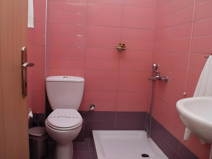 Bathroom 4, Grand Platon Hotel, Central Macedonia