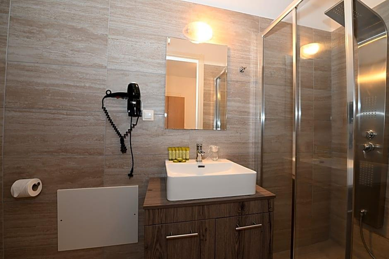 Bathroom 5, Rimondi Grand Resort & Spa, Crete