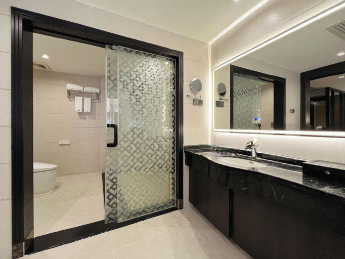 Bathroom 3, Guilin Baiyue Hotel, Guilin