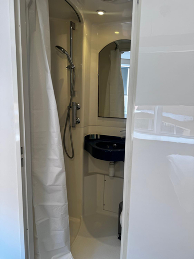 Bathroom 2, Studio Flat Farringdon, London