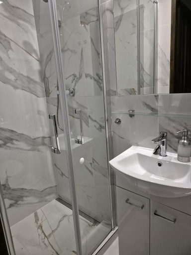 Bathroom 3, Marcus, Bydgoszcz City