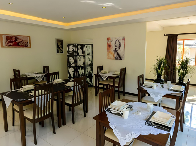 Food & Drinks 4, Biggy Best Cottages, Umgungundlovu