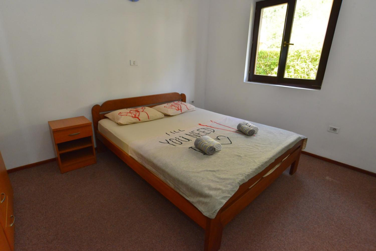 Bedroom 2, D apartment