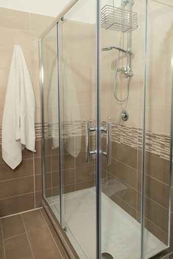 Bathroom 2, Palazzo Benucci, Caserta