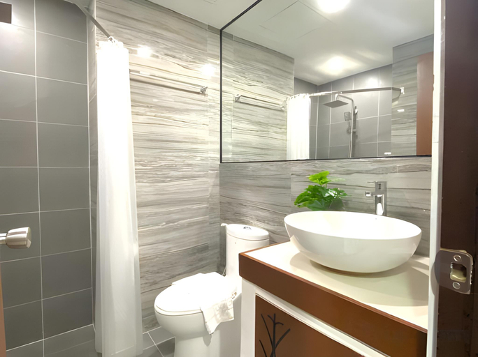 Bathroom 3, Bloom Boracay, Malay