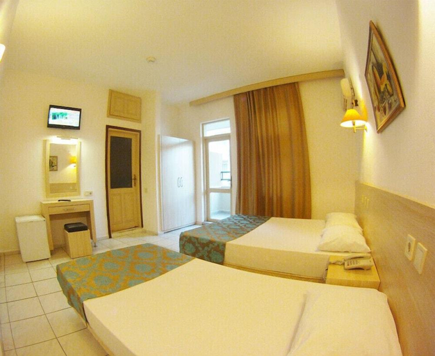 Bedroom 2, Kleopatra Carina Hotel, Alanya