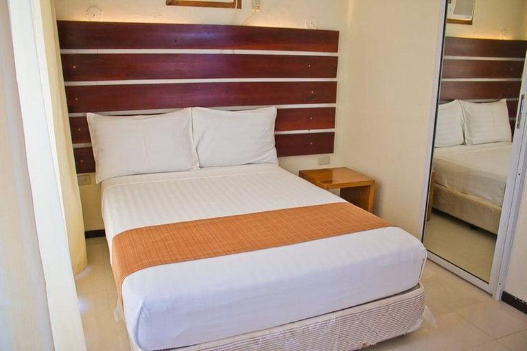 Bedroom 2, Caluwayan Palm Island Resort and Restaurant, Marabut