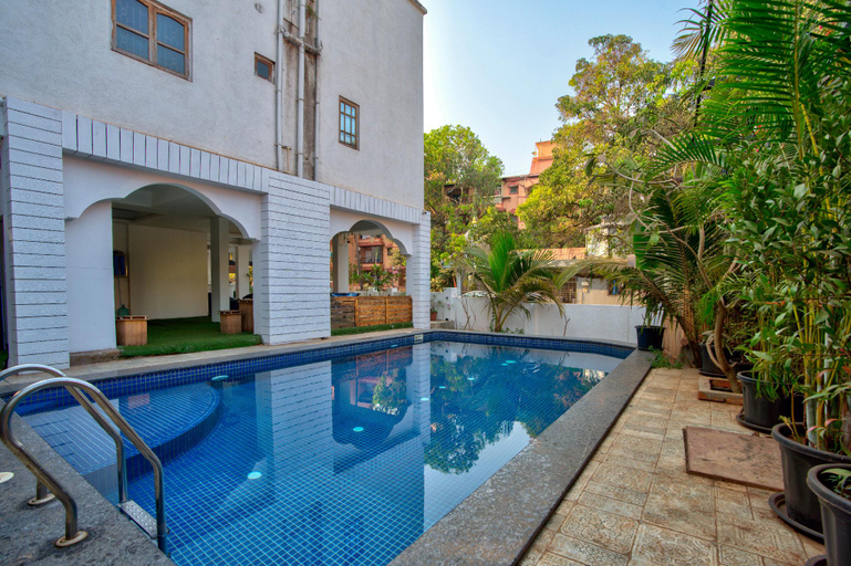 Sport & Beauty 2, Pajaros Blu, North Goa