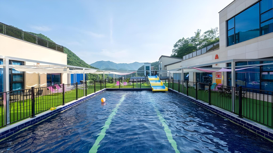 Sport & Beauty 2, Gapyeong Tinkerbell Kids Pool Villa(가평 팅커벨 키즈 풀빌라 ), Gapyeong