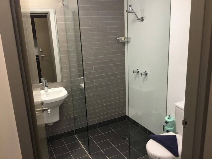 Bathroom 4, Bexley Motel, Sydney
