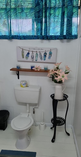 Bathroom 4, The Samoan Outrigger Hotel, Vaimauga West