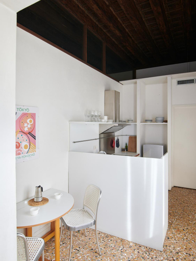 Others 5, Palazzo Contarini Della Porta Di Ferro, Venezia