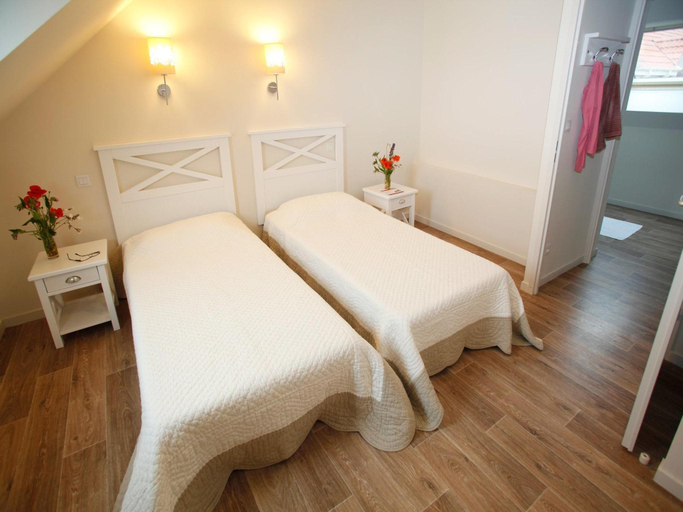 Bedroom 2, Stunning home in Hauts-de-France w/ , Somme