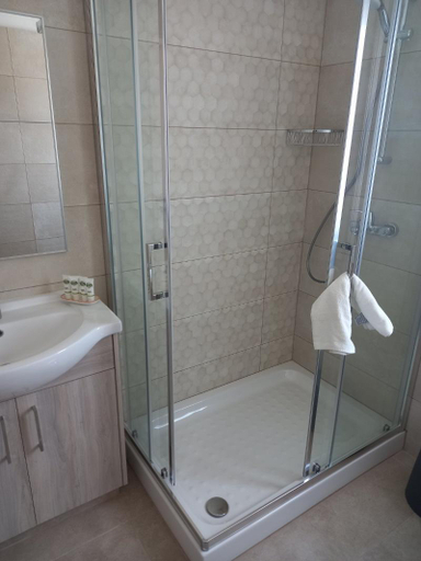 Bathroom 3, Proteas Mare Suites