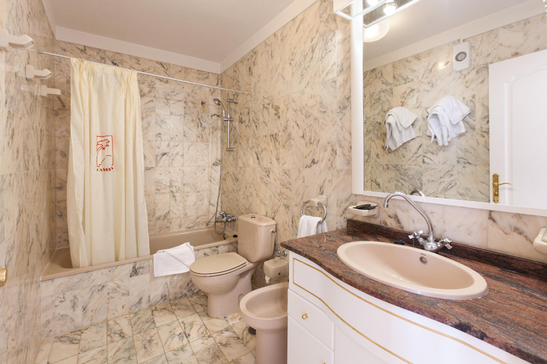 Bathroom 5, Apartamentos Casablanca, Santa Cruz de Tenerife