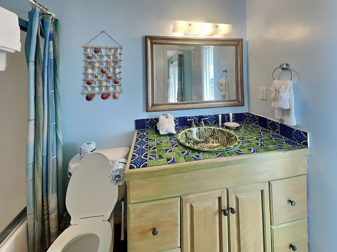 Bathroom 4, Emily By The Sea by Ryson Vacation Rentals, Galveston