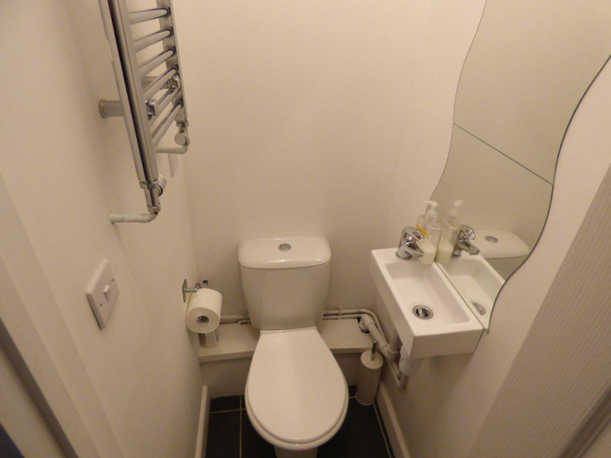 Bathroom 3, Shirebrook House, Derbyshire