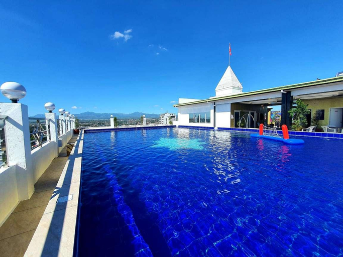 Sport & Beauty 2, Deluxe room with king bed and Balcony at Kandi Palace, Mabalacat