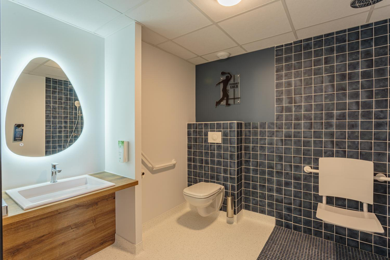 Bathroom 5, KYRIAD DAX - Saint Paul les Dax, Landes