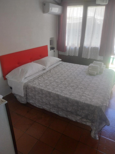 Others 3, Le Rocce Holiday Rooms, Trapani