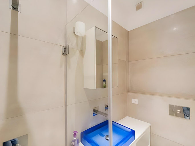 Bathroom 2, SeaNRent Apartments - Hayarkon 67