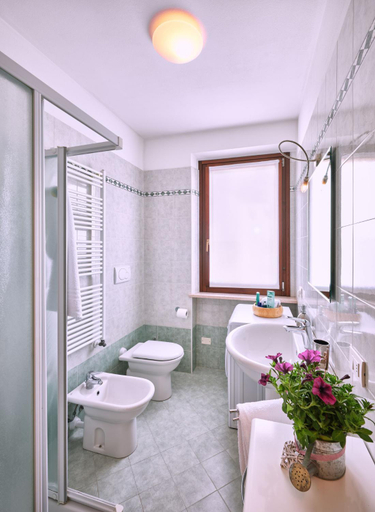 Bathroom 4, MIRALAGO APARTMENTS - Regarda Travel, Verona