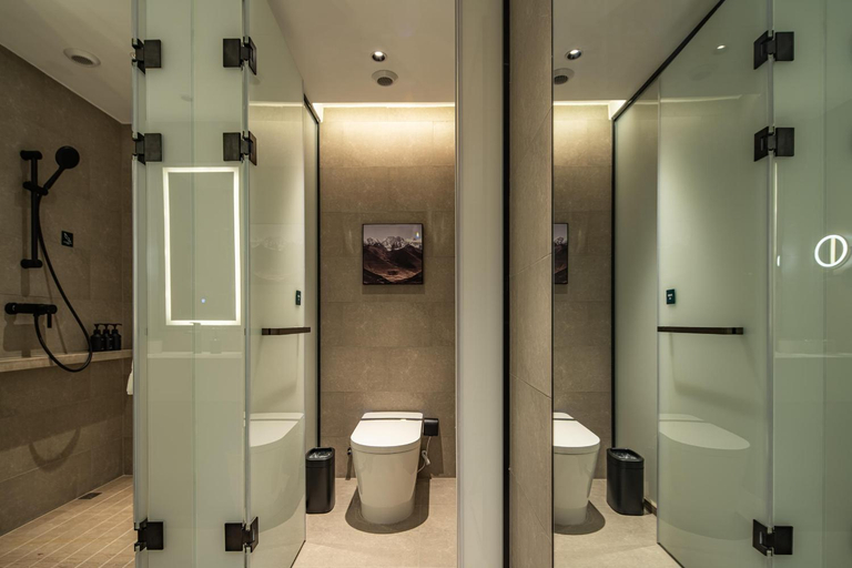 Bathroom 2, Atour Hotel Dalian Development Zone Gugeng, Dalian