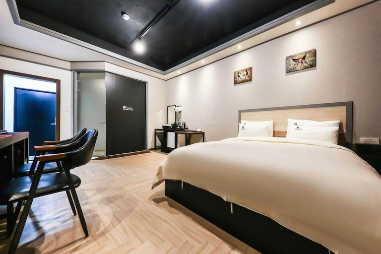 Bedroom 3, Cheonan K2 Hotel, Cheonan