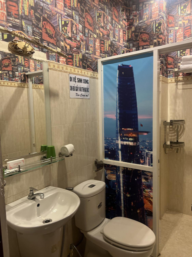 Bathroom 2, Hotel THUẬN PHÙNG HƯNG, District 5