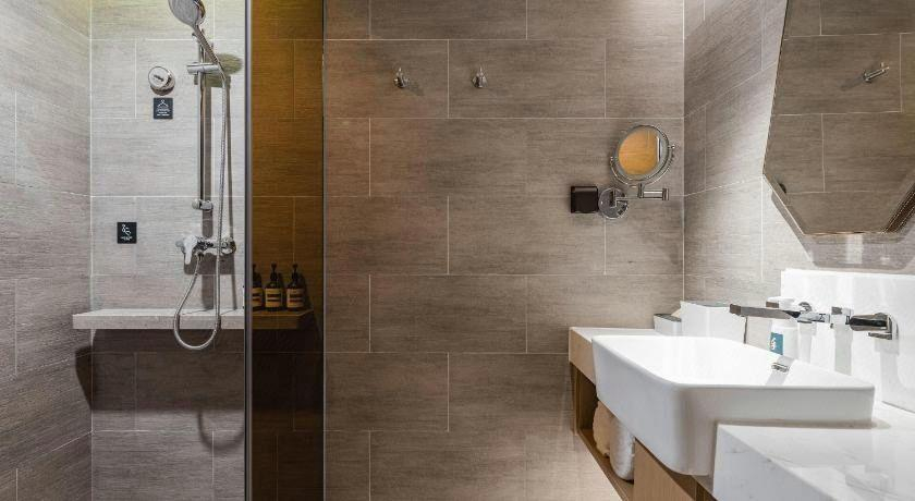 Bathroom 3, Atour Hotel Hangzhou Xiaoshan Airport, Hangzhou