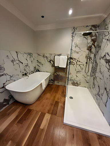 Bathroom 3, The Heights Hotel Killarney