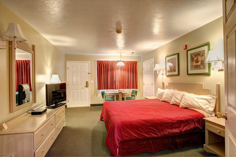 Bedroom 2, Rodeway Inn Capitol Reef, Wayne
