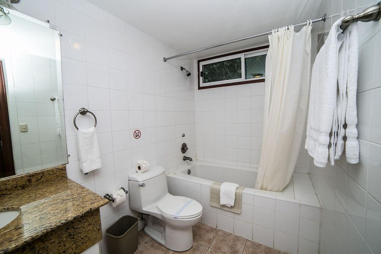 Bathroom 4, Telamar Resort, Tela