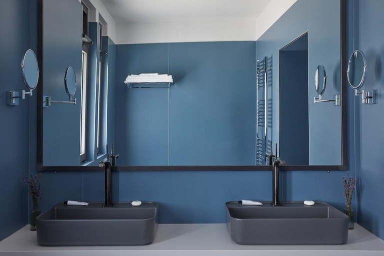 Bathroom 3, Borgo San Gregorio, Avellino