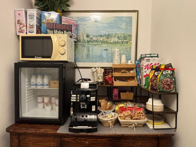 Food & Drinks