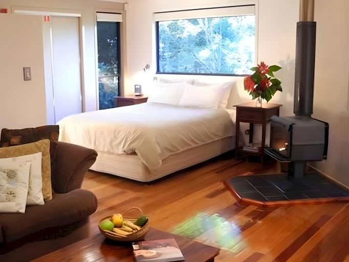 Bedroom, Lovestone Cottages Montville, Maroochy