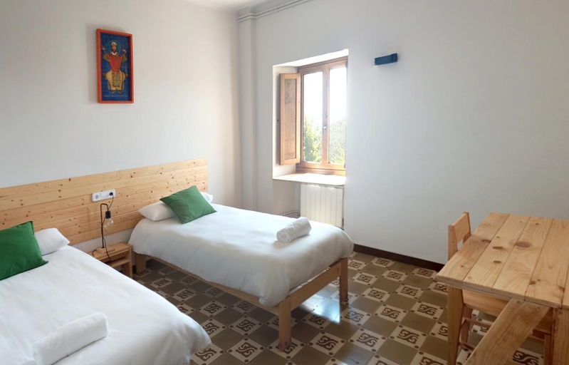 Bedroom 2, Santuari de Santa Maria de Montgrony, Girona