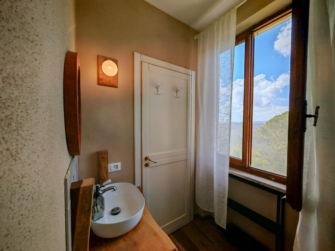 Bathroom 3, Podere Orzale Agriturismo Galmping Cavalli, Pisa