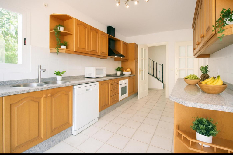 Kitchen, Villa 9 La Alzambra-Puerto Banus, Málaga