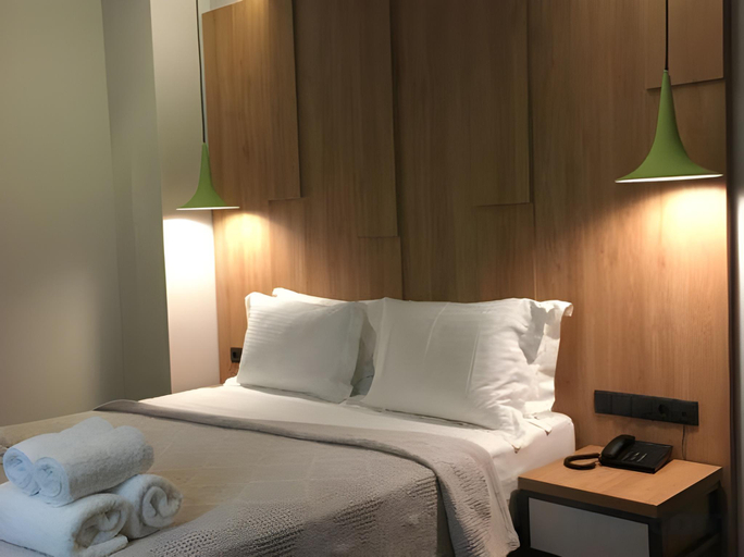 Bedroom 5, 360 Degrees, Attica