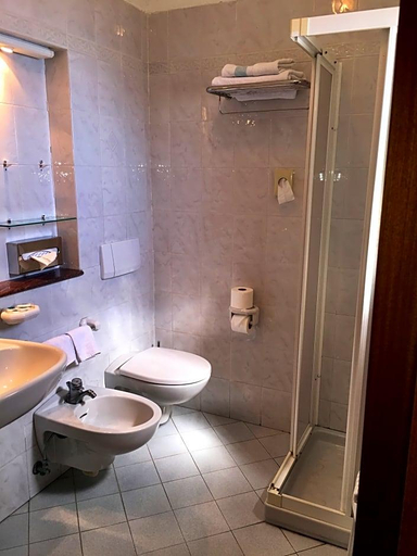 Bathroom 3, Hotel Don Felipe, Napoli