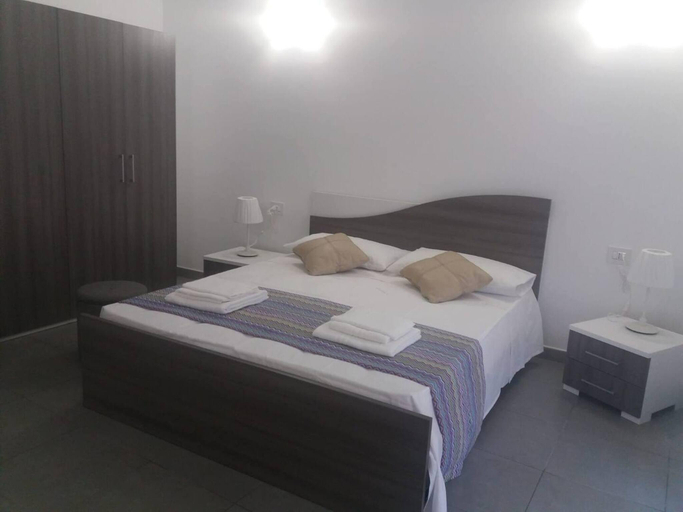 Bedroom 3, Two-story house in the city -climatized, Syracuse