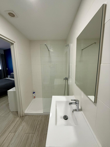 Bathroom 3, Apartamento con cocina Americana en Marbella Elvira, Málaga