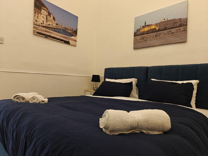 Bedroom 2, 3 Cities Heart 2