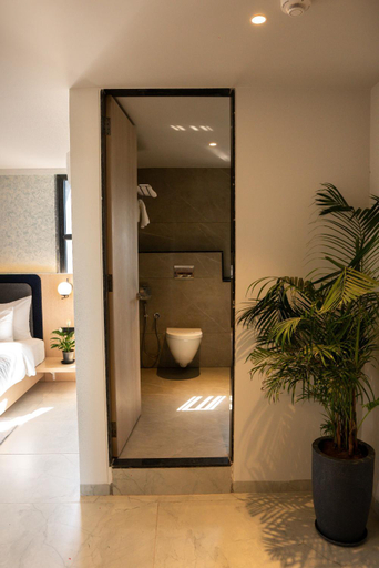 Bathroom 3, Hotel Bellevue, Gandhinagar