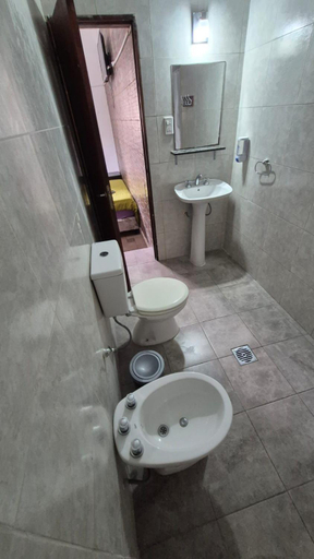 Bathroom 3, La Encantada, Capital